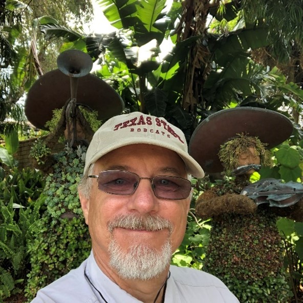 Photo of Dr. Robin Anderson.